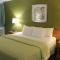 Days Inn & Suites by Wyndham Bridgeport - Clarksburg - Bridgeport