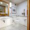 Embassy Suites by Hilton Chicago OHare Rosemont