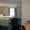 Days Inn & Suites by Wyndham Bridgeport - Clarksburg