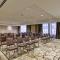 Hampton Inn and Suites Cincinnati - Downtown