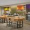 Home2 Suites by Hilton Des Moines at Drake University - دي موين