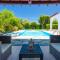 Sun Beach Villa Thio