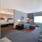 Home2 Suites by Hilton Las Vegas Convention Center - No Resort Fee - Las Vegas
