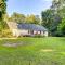 Charming Flushing Cottage with Deck and Spacious Yard!