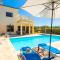 Villa Tsikkos Ena