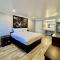 Aura Inn Monterey - Monterey