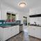 Small Town, Big House - Sleeps 8!