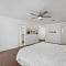 Small Town, Big House - Sleeps 8!