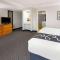 Super 8 by Wyndham The Woodlands North