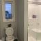 Luxurious 3 BR Villa with free parking - King Bed