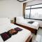 Sisombat Plaza Hotel - 万荣