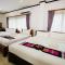 Sisombat Plaza Hotel - Vang Vieng