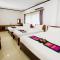 Sisombat Plaza Hotel - 万荣