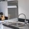 Executive Studio in Damac Hills by Suiteable - Dubái