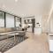 Modern 1BR Abode with Courtyard Steps to the Beach - Sidney