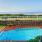 Family Beach Escape: fully-equipped 6 sleeper apartment