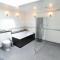 Luxury property - Swimming Pool, Games Room & Hot Tub