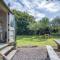 Haven View - 1 Bedroom Shepherds Hut - St Ishmaels