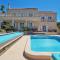 Villa Veritas