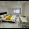 Entire home in Nottingham for family, friends and contractors