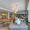 Home2 Suites By Hilton Tampa USF Near Busch Gardens