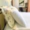 Jo Marinis Rooms
