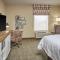 Hampton Inn & Suites Roseburg