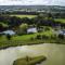 Snug & Secluded Lakeside Shepherds Hut 'Carp' - Uckfield