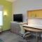 Home2 Suites By Hilton Indianapolis Airport - Indianapolis