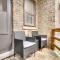 Quaint Chicago Condo Near Lincoln Park and DePaul! - Chicago