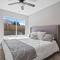 Stylish & Bright ~ Huge Backyard ~ King Beds ~ Pkg