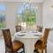 Stylish & Bright ~ Huge Backyard ~ King Beds ~ Pkg