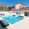 Casa Lungomare with pool - Umag