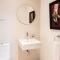 Waters Edge 05, Amaranth Lodge - P - South Cerney