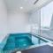 Waves Holiday Homes - Chic Studio With Balcony Overlooking City Views - Dubaj