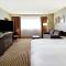 DoubleTree by Hilton Pleasanton at The Club - بليزانتون