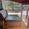 Lakeside Getaway with Hot Tub - غايلورد