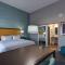 Hampton Inn & Suites-Wichita/Airport, KS - Wichita