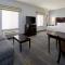 Hampton Inn and Suites Bakersfield / Highway 58