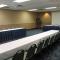 Days Inn & Suites by Wyndham Bridgeport - Clarksburg - Bridgeport