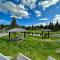 Rustic cabin on Lake Sjusjøen with a lovely view