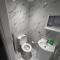 Modern Luxury Private Detached 1 Double Bedroom Studio Apartment - Super Fast Wifi - 卢顿