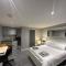 Modern Luxury Private Detached 1 Double Bedroom Studio Apartment - Super Fast Wifi