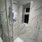 Modern Luxury Private Detached 1 Double Bedroom Studio Apartment - Super Fast Wifi - 卢顿