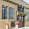 Downtown Drift-Hot Tub,Sauna,Bikes,Pet Friendly