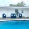 Mango’s House Close to Beach…Pool, Table Pool