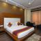 Capital O Hotel Q-cent Near Leisure Valley Park - Gurgaon