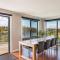 The Lake House Meadowbank: Waterfront Retreat - Ellendale