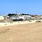 Lush Porthcawl Large Spacious 2 bedroom Apt, Parking, Garden access, Prime Location