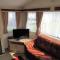 Golden Sands: Richmond GS:- 6 berth, Blow heated, Access to the beach